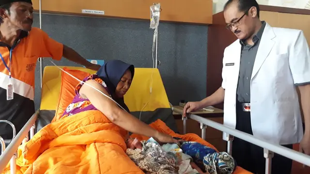 Bayi kembar tiga lahir dengan persalinan normal di Majenang Kabupaten Cilacap Jawa Tengah. (Foto: Liputan6.com/Muhamad Ridlo)