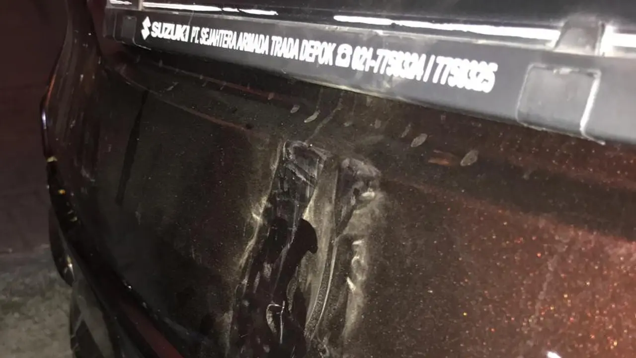 Kendaraan yang diduga mobil pelatih Persija, Julio Banuelos.