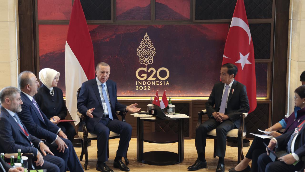 Saat Presiden Turki Recep Tayyip Erdogan Tiba untuk Menghadiri KTT G20 di Bali