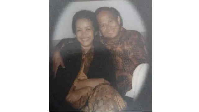 10 Foto Lawas Kebersamaan BJ Habibie dan Ainun Ini Bukti Cinta Sejati