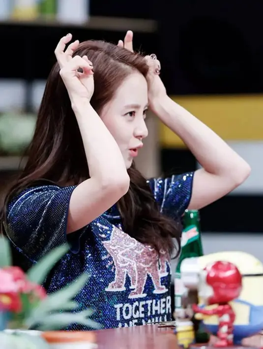 Tidak pernah menceritakan perjalanan cintanya secara terbuka, itu lah Song Ji Hyo. Pasalnya ia tidak ingin kehidupan pribadinya diketahui secara mendalam oleh publik. (Instagram/songji_hyo)