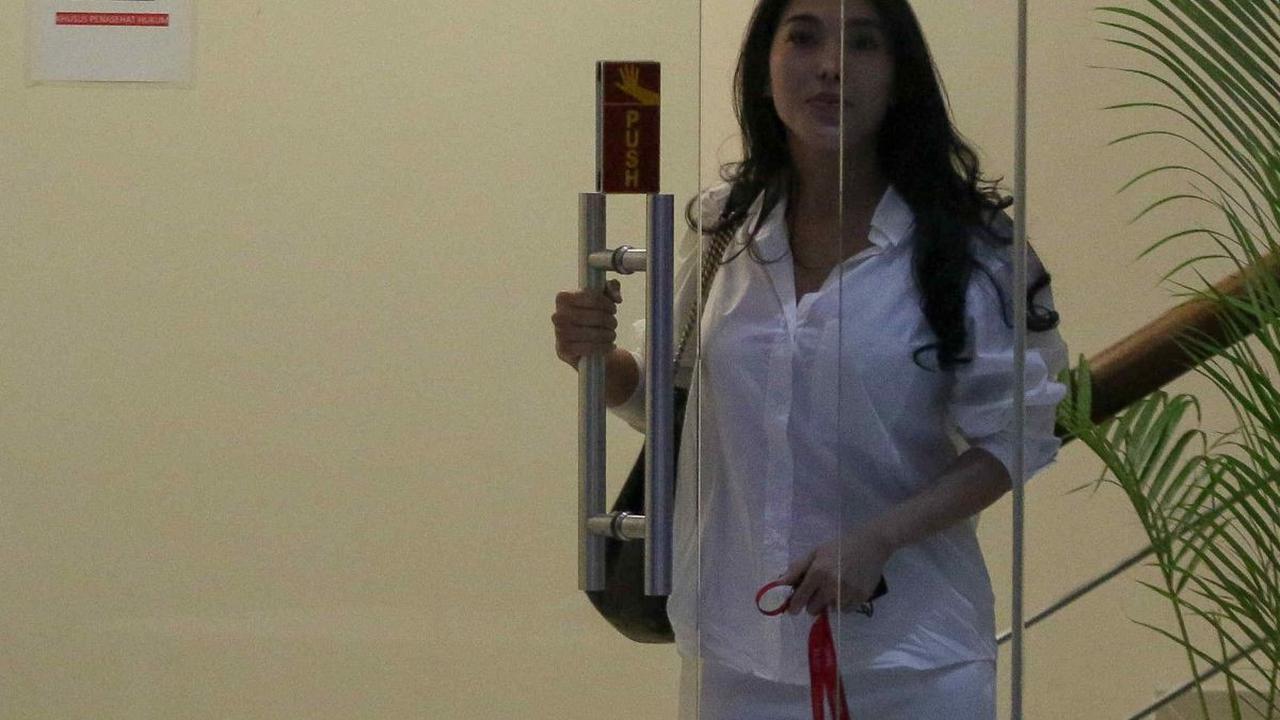 Nabila juga tidak menjawab pertanyaan mengenai dugaan aliran dana korupsi SYL yang diterimanya. Foto: Liputan6.com / Herman Zakharia<br>