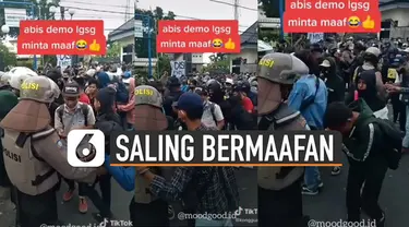 Video kerukunan antar polisi dan mahasiswa saling bermaafan usai demo.