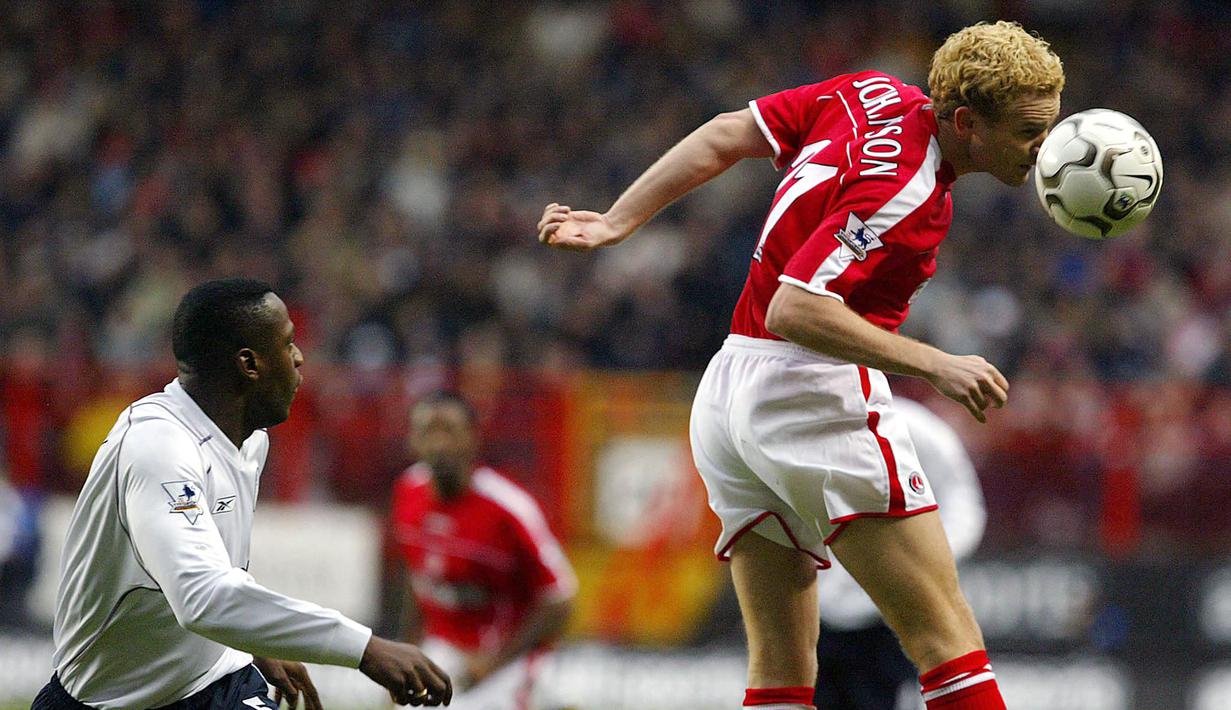 Jonatan Johansson. Striker yang bermain untuk Charlton Athletic selama enam musim ini didatangkan dari Glasgow Rangers pada awal musim 2000/2001. Total tampil dalam 147 penampilan di Premier League dengan mencetak 27 gol dan 3 assist. Ia memutuskan pensiun pada Maret 2011. (Foto: AFP/Jim Watson)