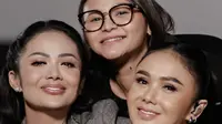 9 Potret Kebersamaan Yuni Shara dan Adik-Adiknya, Kompak Banget dari Dulu Hingga Kini
