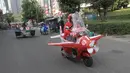 Vespa ET4 yang diberi hiasan ala pesawat. (Source: naikmotor.com)