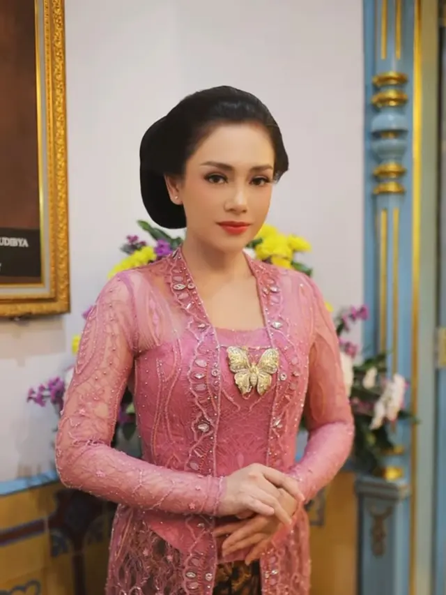 Celine Evangelista Gelar Keraton