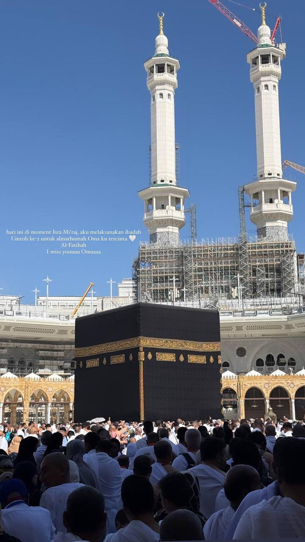 Potret Alyssa Daguise Laksanakan Umrah Untuk Sang Nenek, Bersyukur Doanya Dikabulkan