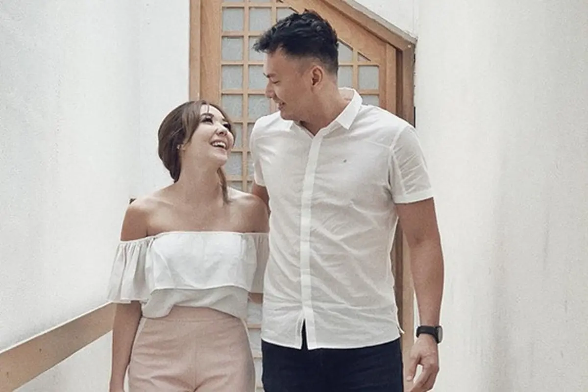 7 Potret Mesra Gisel dan Wijin, Pre-Wedding?