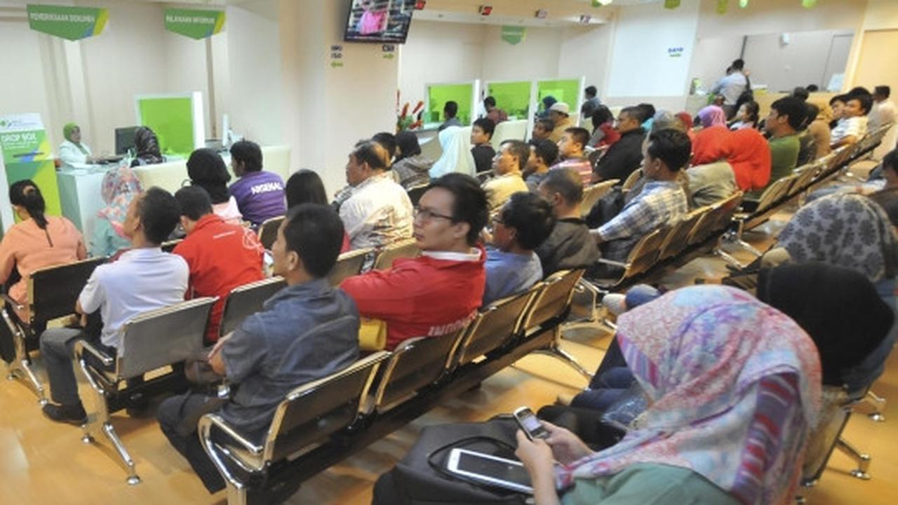 Ratusan peserta BPJS mengantre cairkan dana