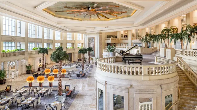 The Peninsula Manila, Filipina