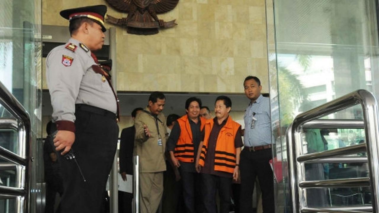 Berkas perkara P21, dua tersangka suap Musi Banyuasin umbar senyum