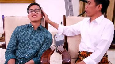 Gaya rambut Kaesang yang identik dengan anak-anak gaul masa kini diberi komentar lucu oleh Jokowi. Sumber: Youtube. 