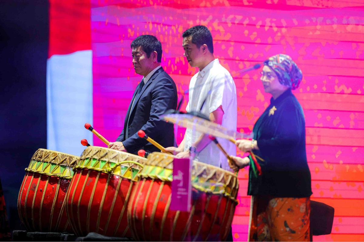 FOTO: Kejuaraan Dunia Gimnastik 2025 Resmi Dibuka, Penuh Warna dan Momen Haru untuk Mendiang Naufal Takdir