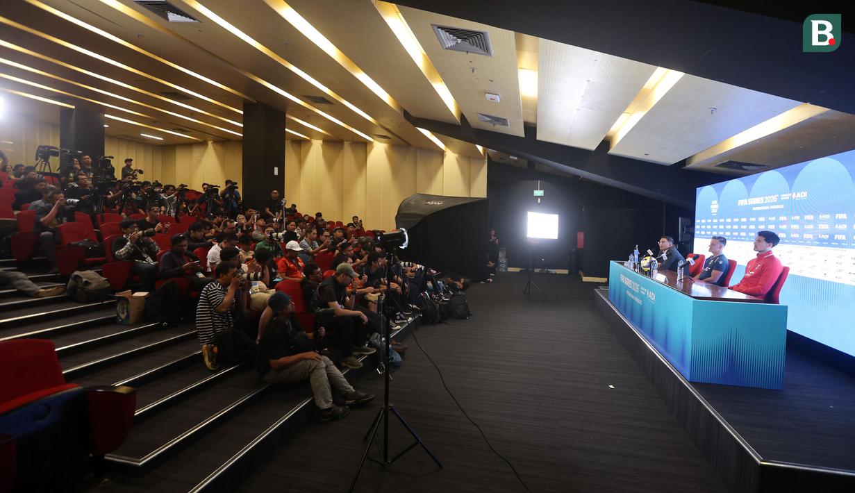 Suasana konferensi pers Timnas Indonesia menjelang laga FIFA Series melawan St Kitts and Navis di Stadion Utama Gelora Bung Karno (SUGBK), Senayan, Jakarta, Kamis (26/03/2026). (Bola.com/M Iqbal Ichsan)
