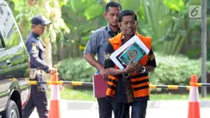 Terdakwa kasus dugaan suap proyek PLTU Riau-1 Idrus Marham tiba untuk menjalani pemeriksaan di Gedung KPK, Jakarta, Kamis (16/5/2019). KPK memeriksa Idrus Marham sebagai saksi untuk tersangka Dirut PLN nonaktif Sofyan Basir dalam kasus dugaan suap proyek PLTU Riau-1. (merdeka.com/Dwi Narwoko)