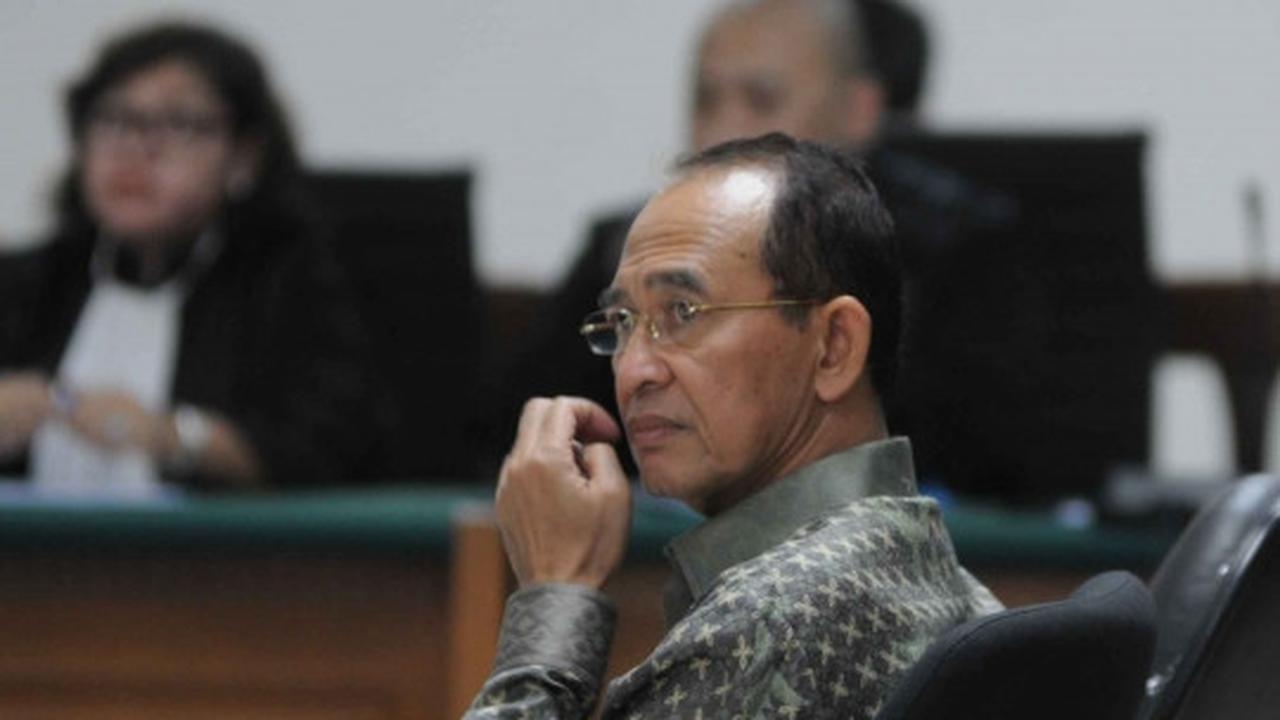 Protes dakwaan bocor, SDA bawa koran di persidangan