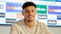 Bek Go Ahead Eagles di Eredivisie 2024/2025, Dean James, berminat untuk dinaturalisasi menjadi Warga Negara Indonesia (WNI) untuk membela Timnas Indonesia. (Bola.com/Dok.Instagram Dean James).