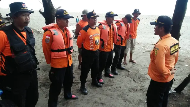 Pencarian korban tenggelam Pantai Pandan Kuning, Petanahan, Kebumen. (Foto: Liputan6.com/Basarnas/Muhamad Ridlo)