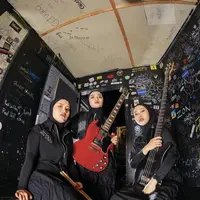 Trio asal Garut, berhasil hipnotis skena musik metal dengan penampilan gemilangnya yang mendunia.