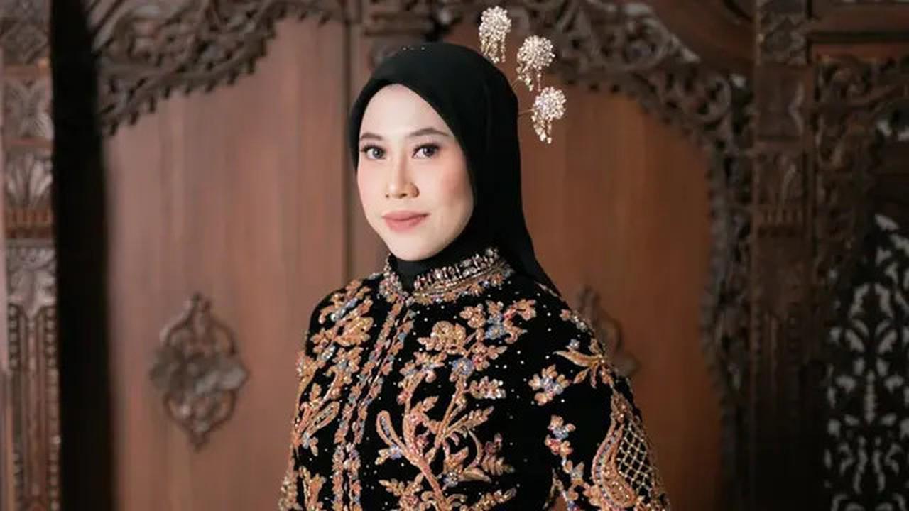 Bikin Pangling! 5 Potret Cantik Elegan Megawati Hangestri Pakai Kebaya di Momen Pernikahan, Padukan Tradisi dan Glamor Modern