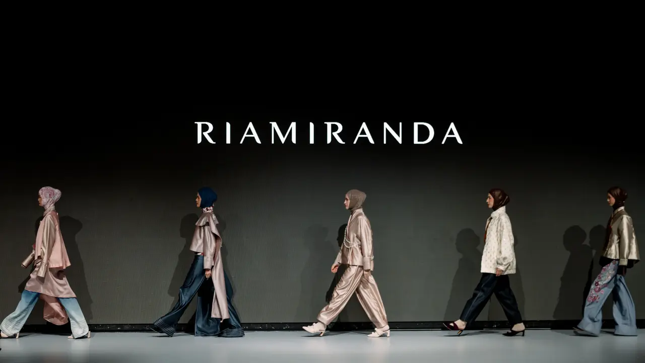 Koleksi terbaru RiaMiranda bertajuk JUXTAPOSED