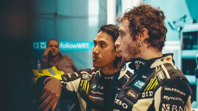Tampil Solid, Ini Potret Sean Galael dan Valentino Rossi di Sirkuit