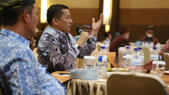Bupati Meranti Muhammad Adil