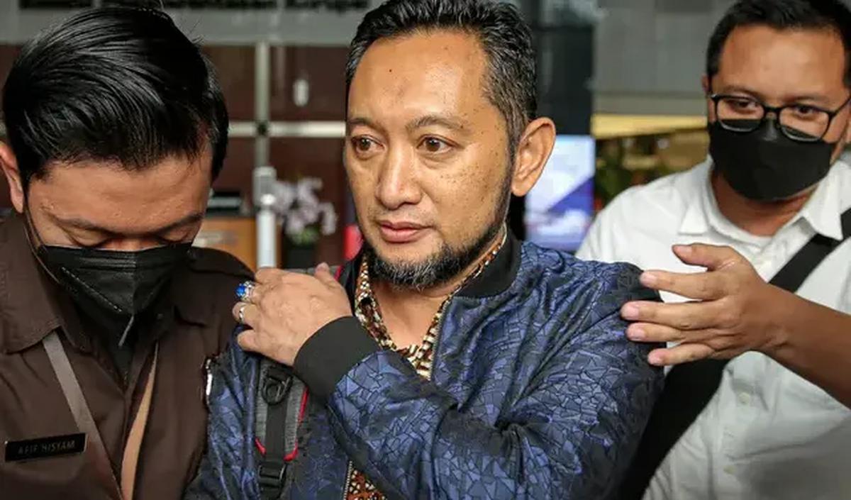 Wakil Ketua Komisi Pemberantasan Korupsi (KPK) Alexander Marwata menyebut, Andhi diduga telah menerima gratifikasi selama menjabat sebagai pegawai di Bea Cukai sebesar Rp28 miliar.