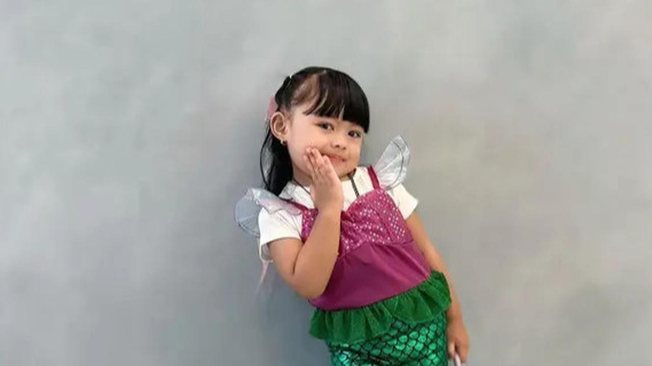 Potret Centil Ameena Tampil Bak Mermaid Menggemaskan, Tenteng Tas Branded Senilai Rp11 Juta