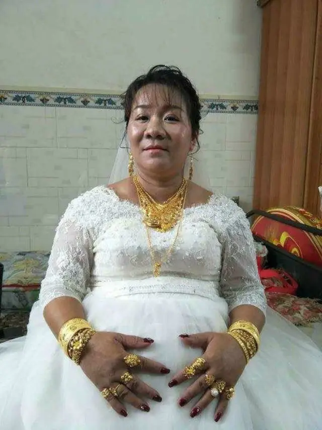 [Bintang] Pernikahan Kontroversial