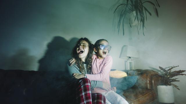 Ilmuwan Sebut Nonton Film Horor Bisa Bantu Kurangi Rasa Cemas. Foto: Freepik.