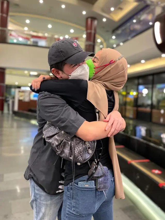 [Fimela] Olla Ramlan dan Sean