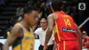 Pertandingan antara Timnas basket Brasil dan Spanyol berlangsung ketat sejak kuarter pertama. Kedua tim saling bergantian mencetak angka pada laga penyisihan Grup G FIBA World Cup 2023 di Indonesia Arena, Gelora Bung Karno, Jakarta, Senin (28/8/2023). (Liputan6.com/Helmi Fithriansyah)