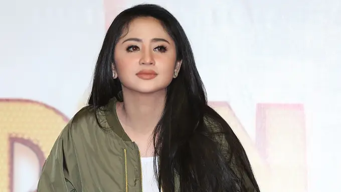 [Bintang] Dewi Perssik