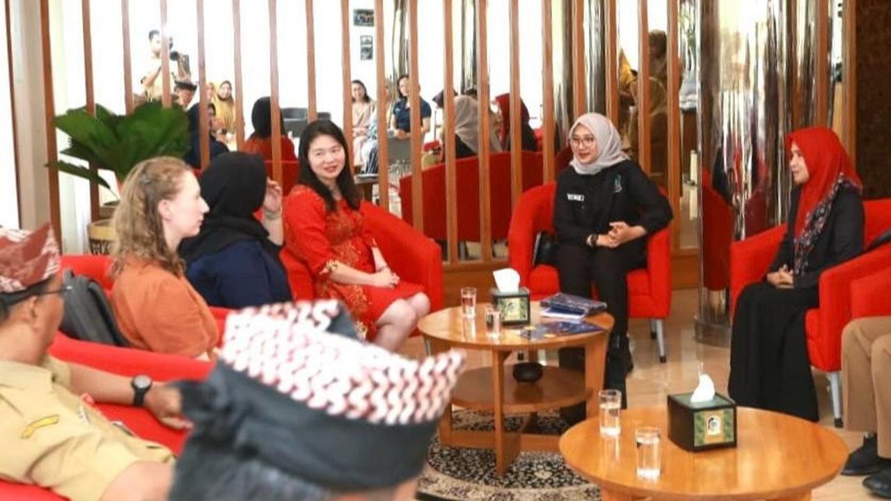 Bersama Lembaga Amerika Serikat, Pemkab Banyuwangi Latih Guru SLB Fisioterapi Anak Berkebutuhan Khusus