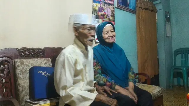 Sulemi kini hidup damai bersama dengan istri, anak-anak dan cucu beserta keluarga yang selalu mencintainya. (Foto: Liputan6.com/ Muhamad Ridlo)
