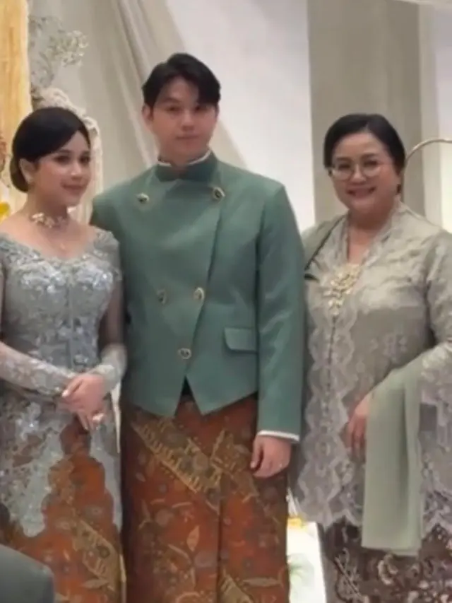 Gaya Brisia Jodie Resmi Dilamar Jonathan Alden, Tampil Elegan Pakai Kebaya Hijau Mint