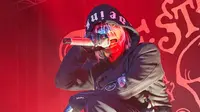Potret Panasnya Konser HYDE di Jakarta, Sempat Interaksi Jarak Dekat dengan Penonton