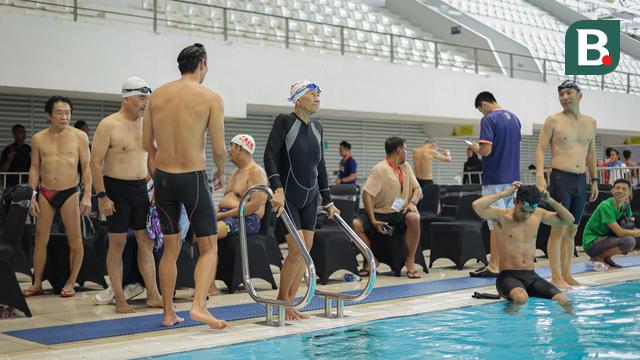 Eyang Kartini: Ayo Berenang!