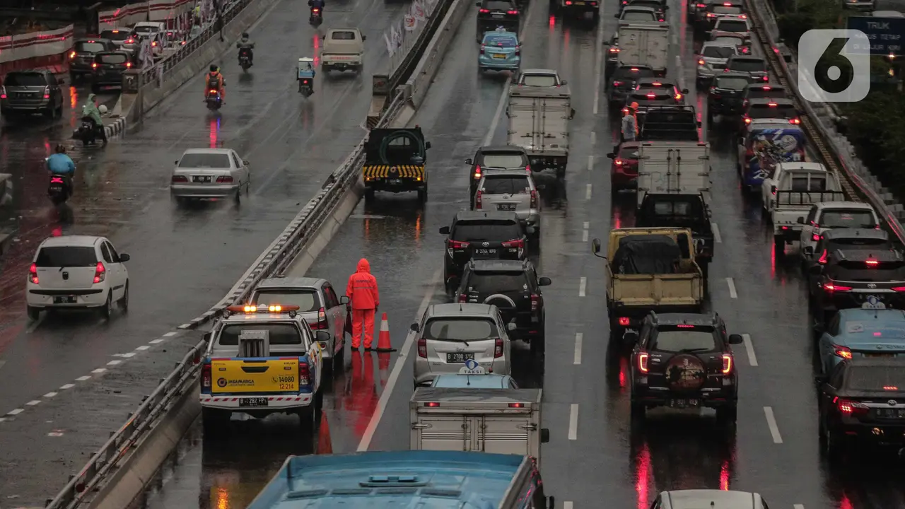 Tol Dalam Kota Tersendat