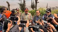Pratikno Turun Langsung ke Bromo, Ungkap Strategi Padamkan Api