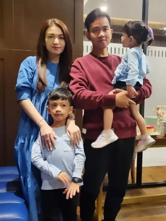 Selvi Ananda dengan gaya casual (Instagram/selvigibran_)