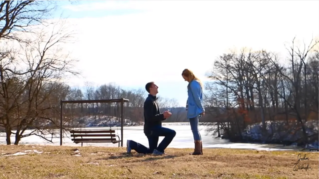 Video Lamaran Paling Romantis yang Bakal Buat Kamu Mewek