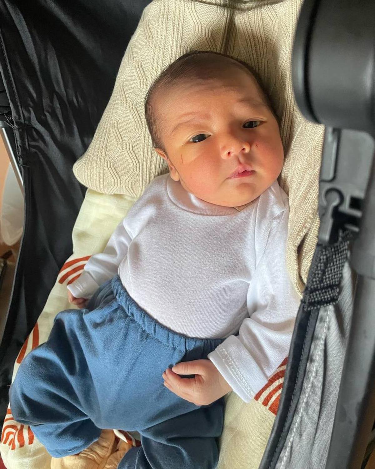 Mendapat banjir pujian, sebagian netizen masih penasaran dengan penampilan terbaru anak mereka di usia saat ini.