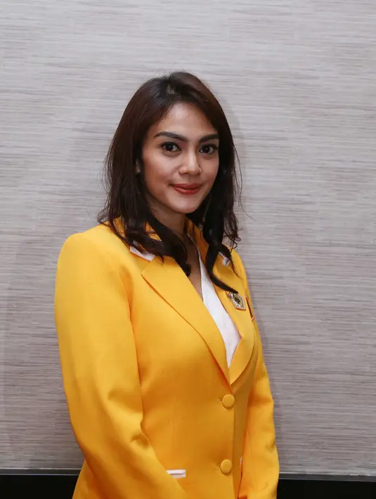 Seakan memanfaatkan momen itu, Masayu bercanda dengan anaknya. ”Iya sekarang anak jadi nomor satu,” ujar Masayu. (Nurwahyunan/Bintang.com)