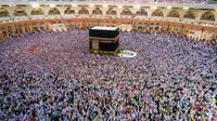 Ibadah haji yang diaksanakan di Mekkah di mana tahun ini terjadi peningkatan biaya haji di Indonesia. /pexels.com Konevi