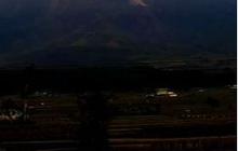 Gunung Semeru Kembali Erupsi, Lontarkan Abu Vulkanik Setinggi 900 Meter