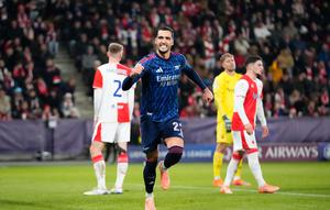 Selebrasi Mikel Merino dalam laga Liga Champions antara Slavia Praha vs Arsenal, Rabu (5/11/2025). (AP Photo/Petr David Josek)