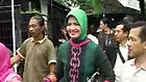 Pemilihan bupati Ngawi, Jatim, dengan salah seorang calon artis dan mantan peragawati Ratih Sanggarwati dimulai. Sedikitnya 730 ribu warga Ngawi mencoblos.
